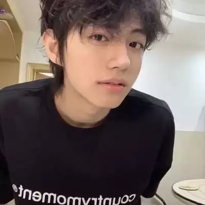 唐依童